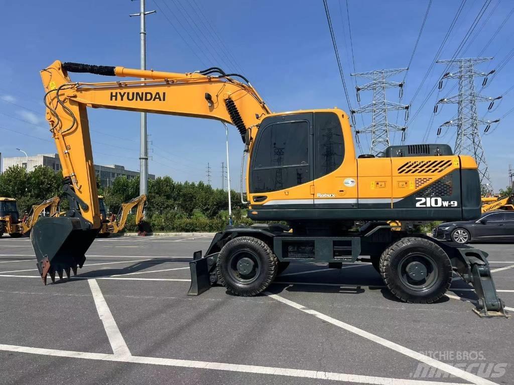 Hyundai 210W-9 Bagri na kolesih
