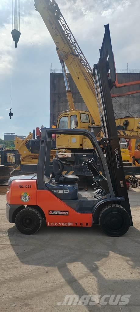 Toyota FD 30 Dizelski viličarji