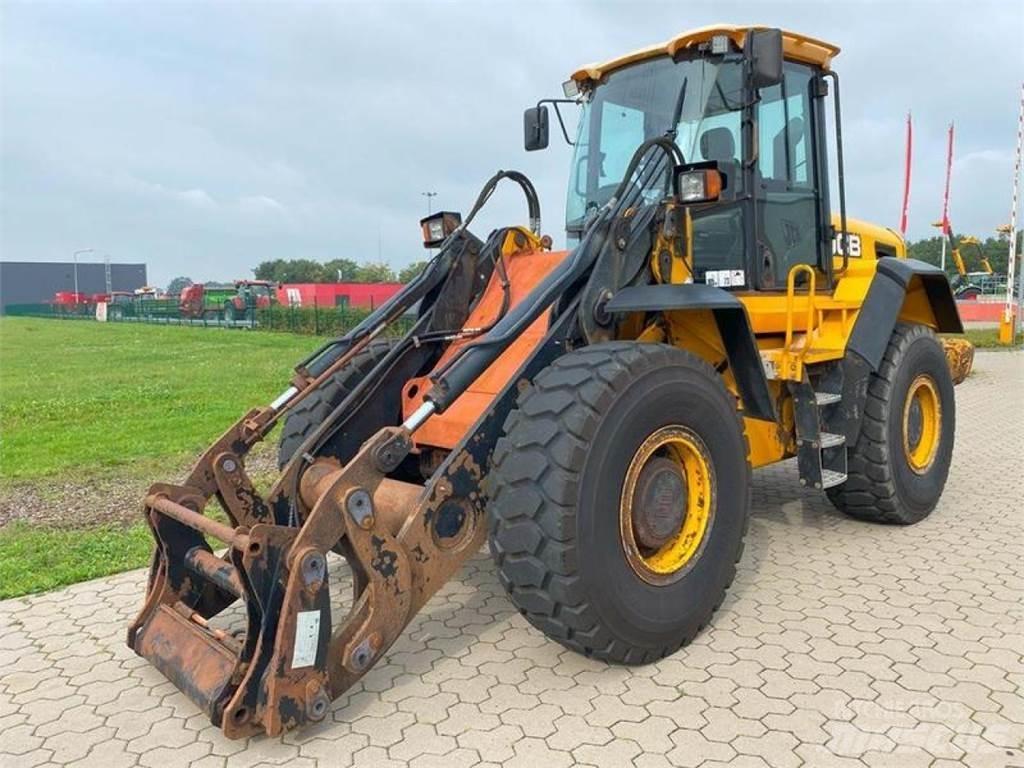 JCB 426E AGRI HT Kolesni nakladalci