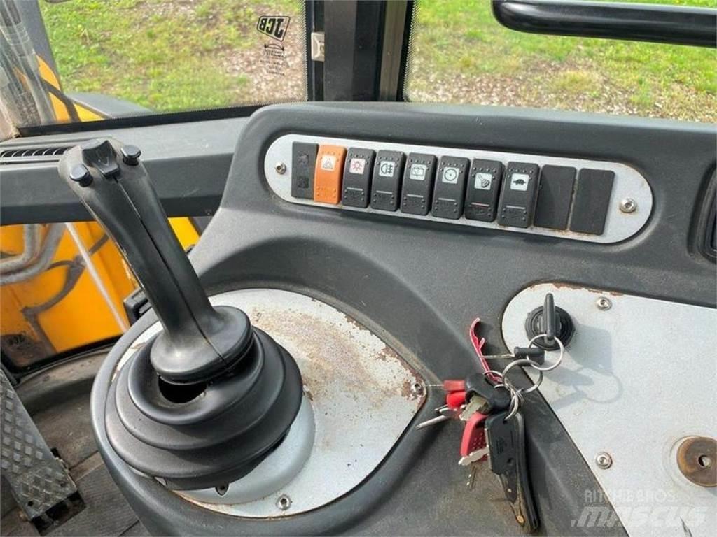 JCB 426E AGRI HT Kolesni nakladalci