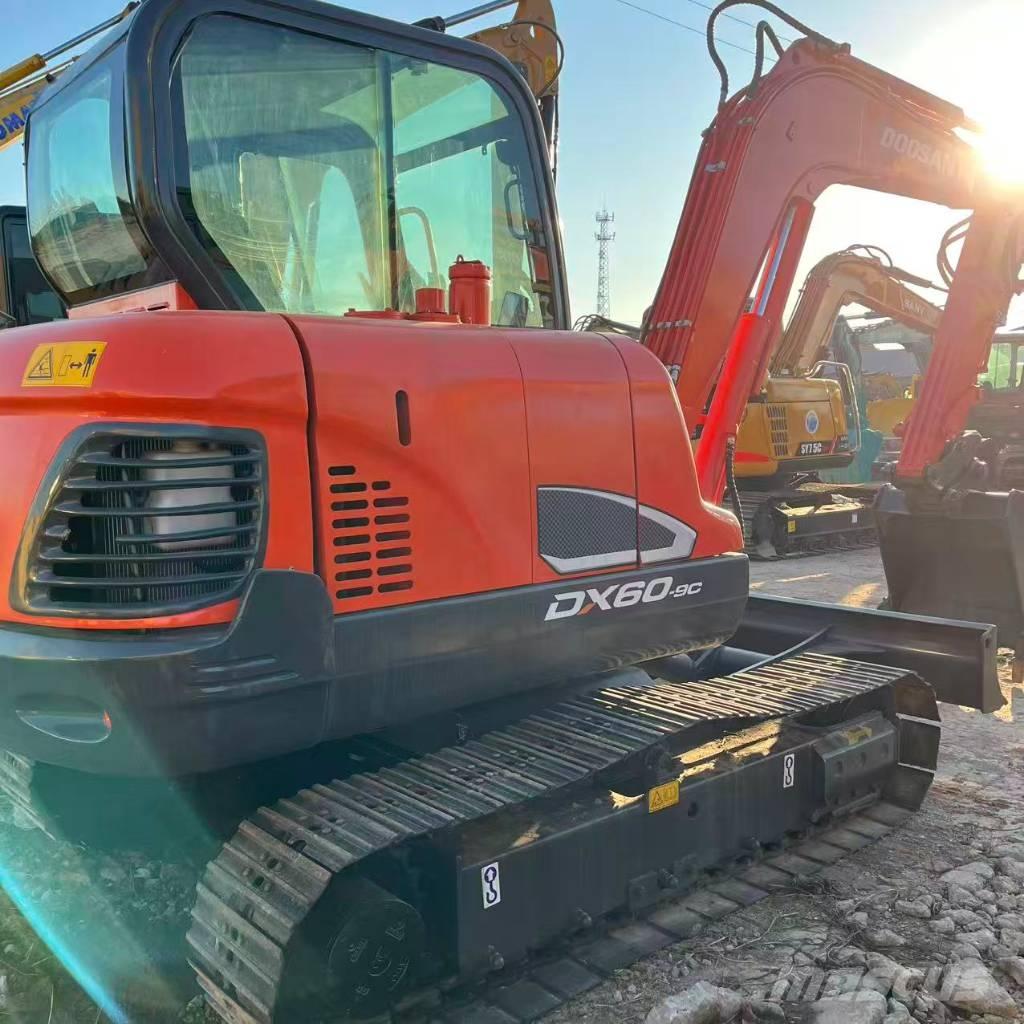 Doosan DX 60 Mini bagri <7t