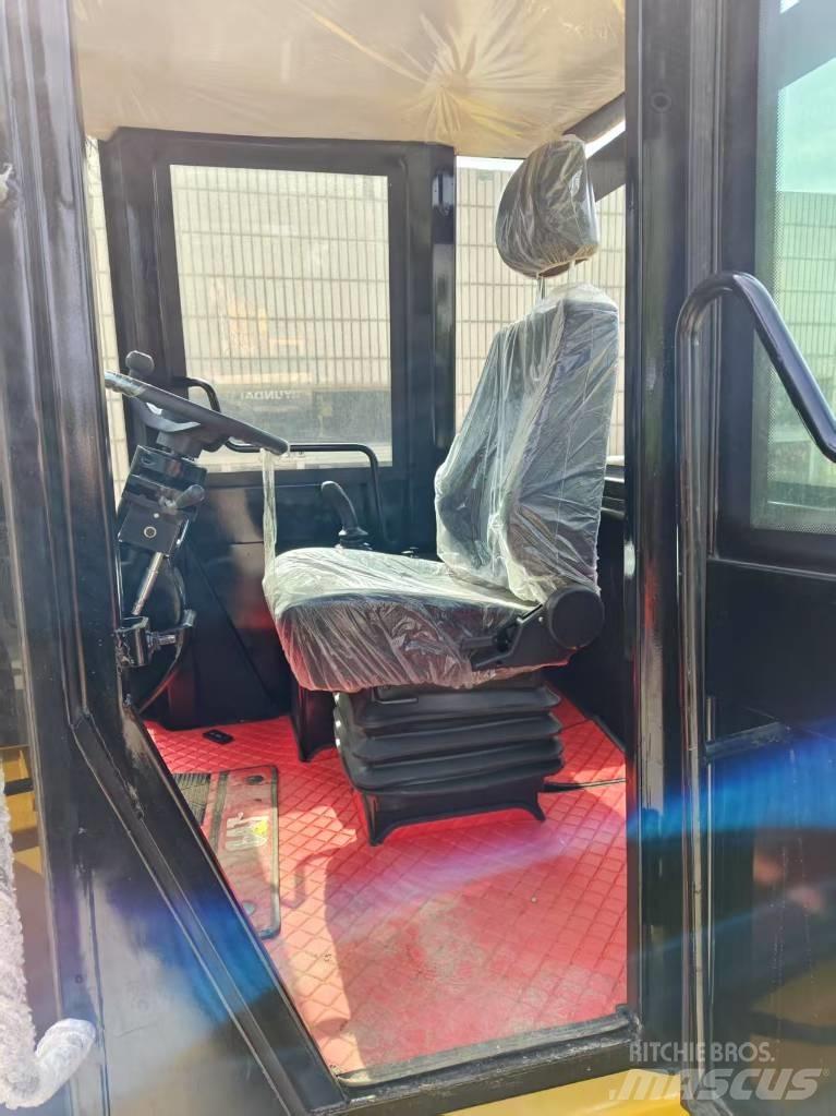 CAT 950 GC Kolesni nakladalci