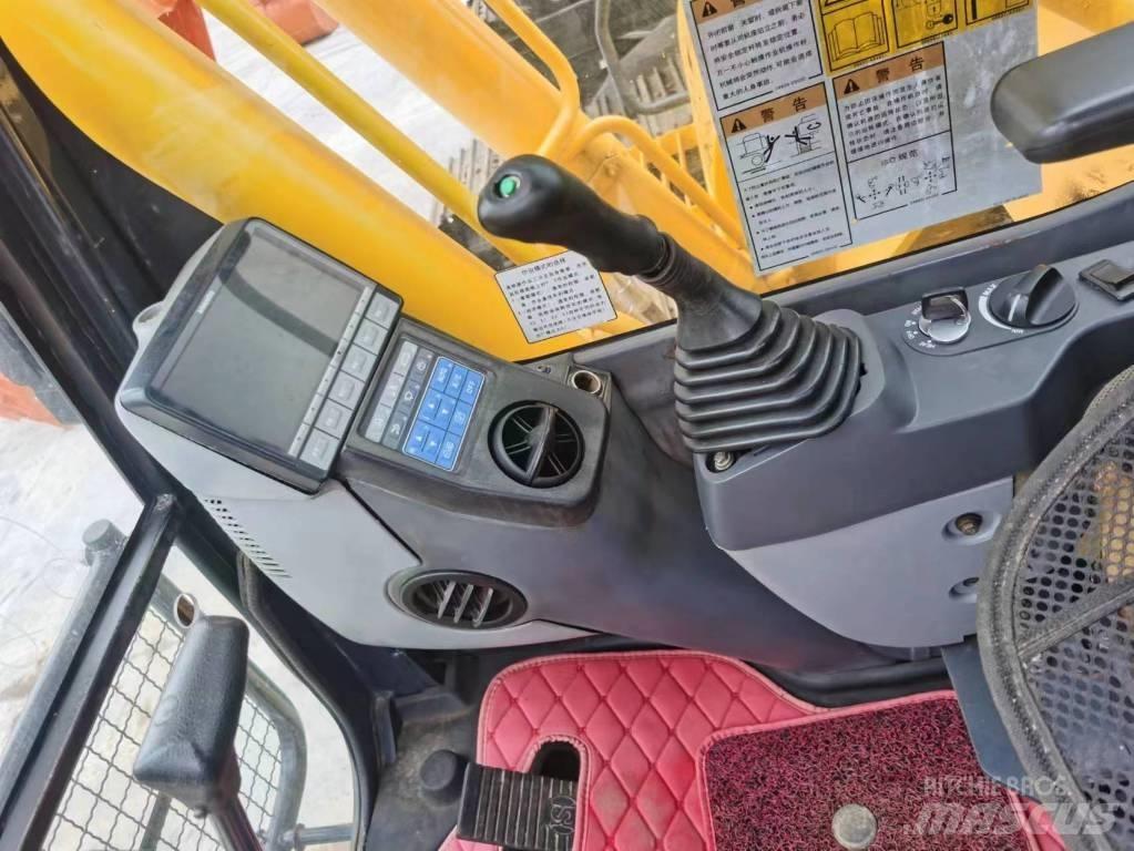 Komatsu PC 200-8 Bagri goseničarji