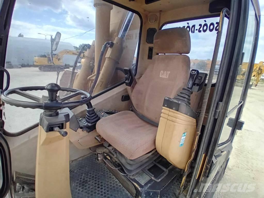 CAT M 315 Bagri na kolesih