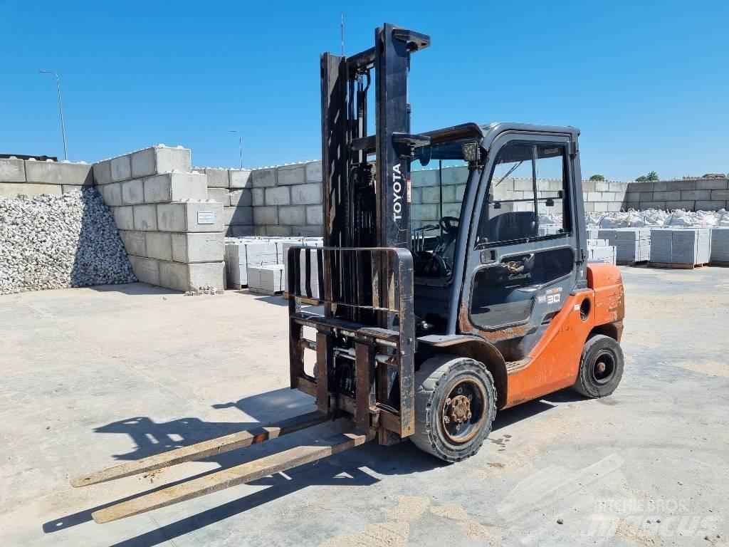 Toyota 02-8 FD F 30 Dizelski viličarji