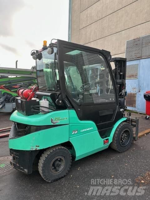 Mitsubishi FD 35 N Dizelski viličarji