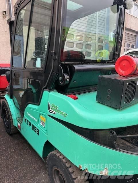 Mitsubishi FD 35 N Dizelski viličarji