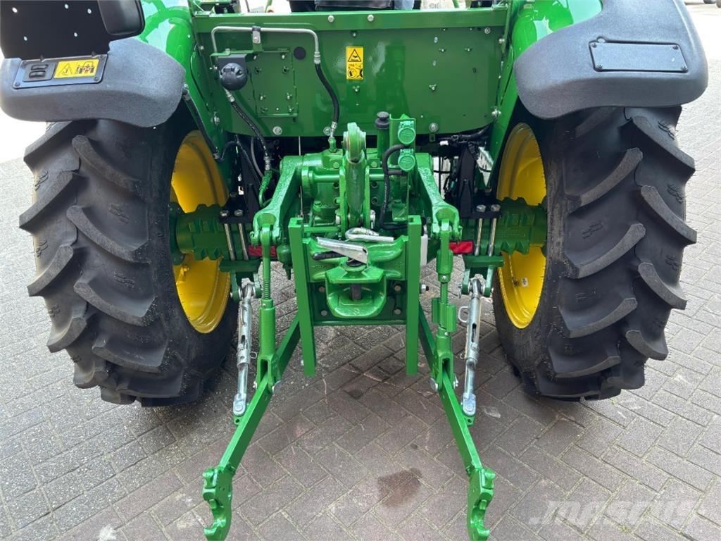 John Deere 5050E Traktorji