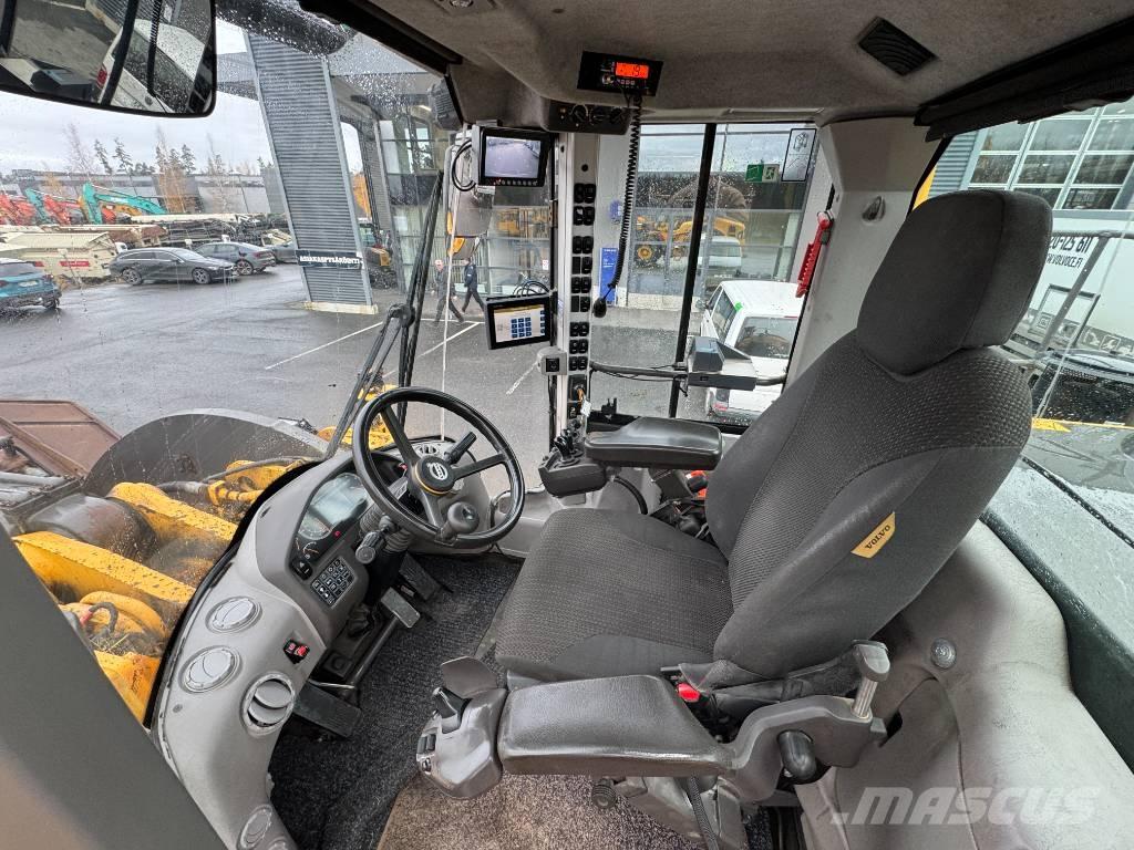 Volvo L 250 H Kolesni nakladalci