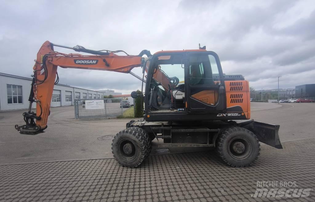 Doosan DX 165 W Bagri na kolesih
