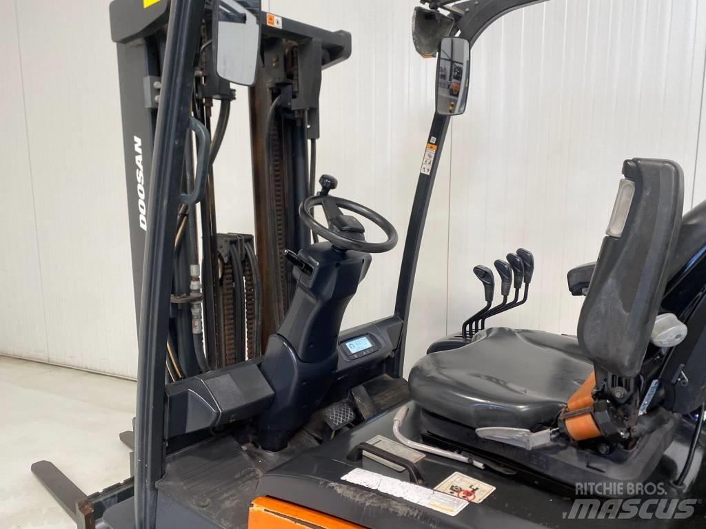 Doosan B25X-7 Električni viličarji
