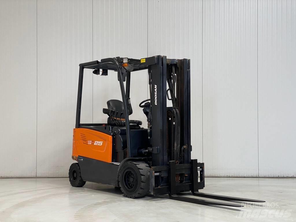 Doosan B25X-7 Električni viličarji