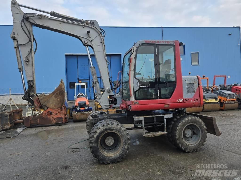 Takeuchi TB070W Bagri na kolesih