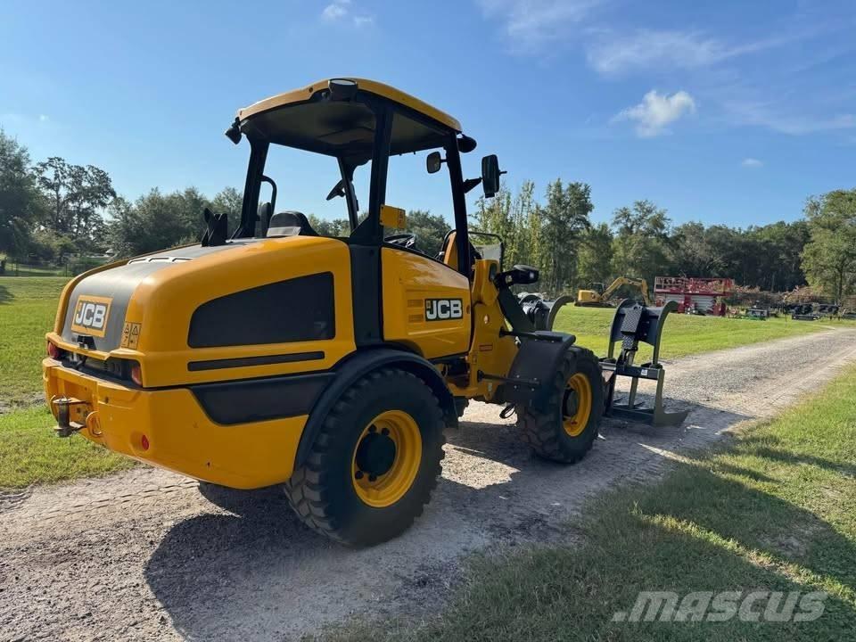 JCB 407 Kolesni nakladalci