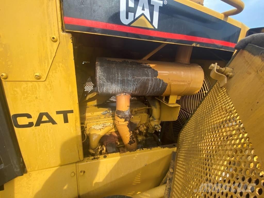CAT D6R Buldožerji goseničarji