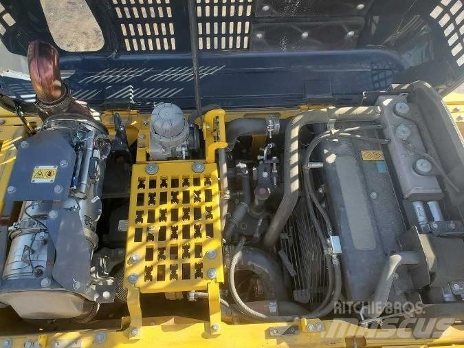 Komatsu PC 200 Bagri goseničarji
