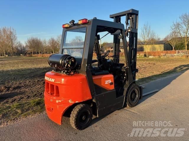 Doosan G 25 G Plinski viličarji