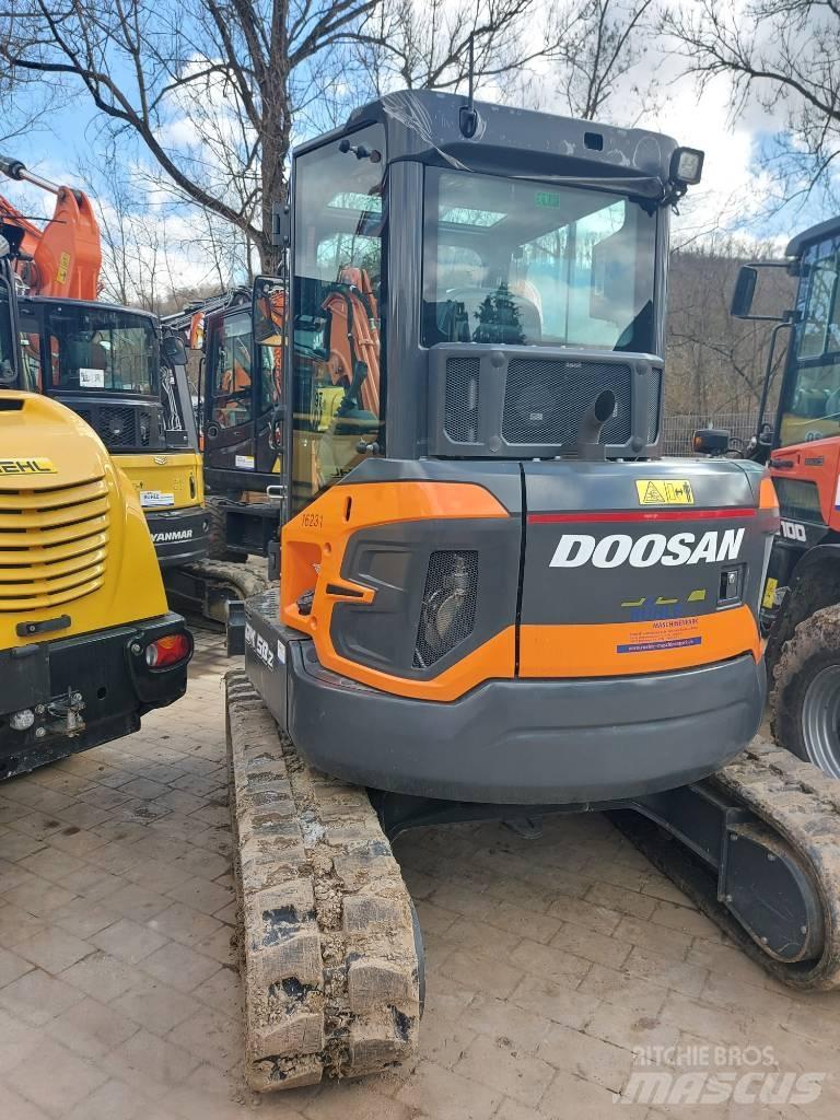 Develon DX 50 Z-7 Mini bagri <7t