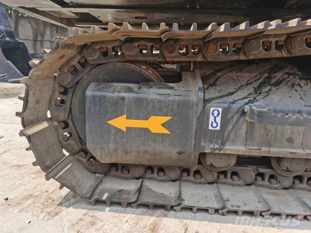 Volvo EC 220 Bagri goseničarji