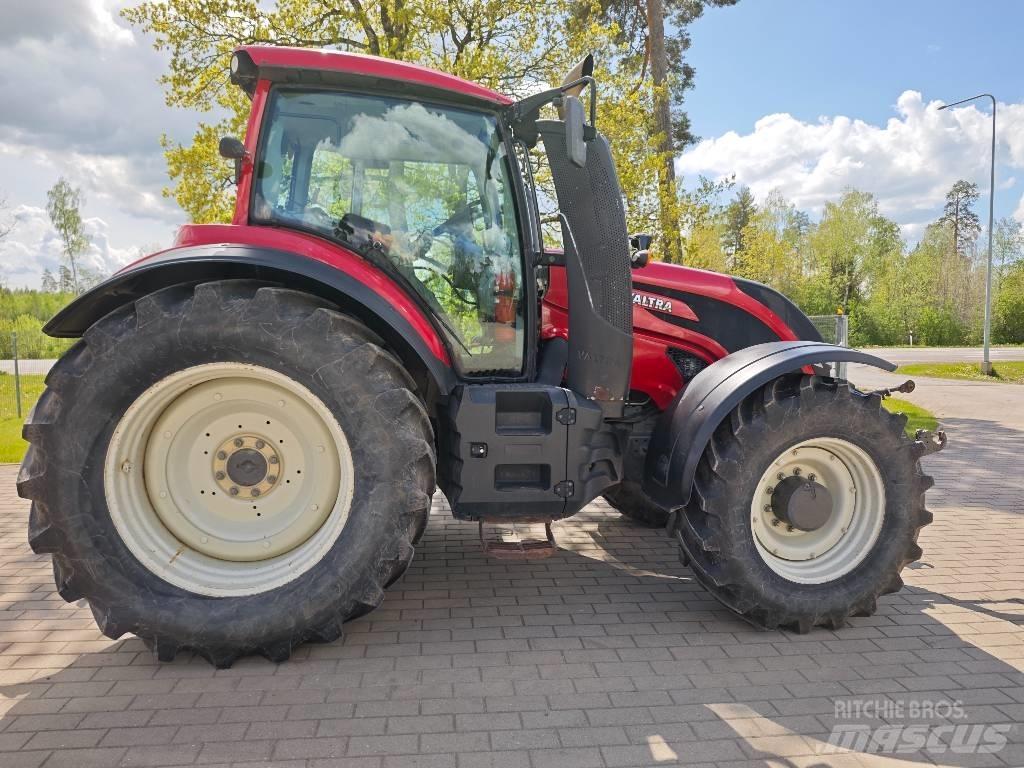 Valtra T 214 D Traktorji
