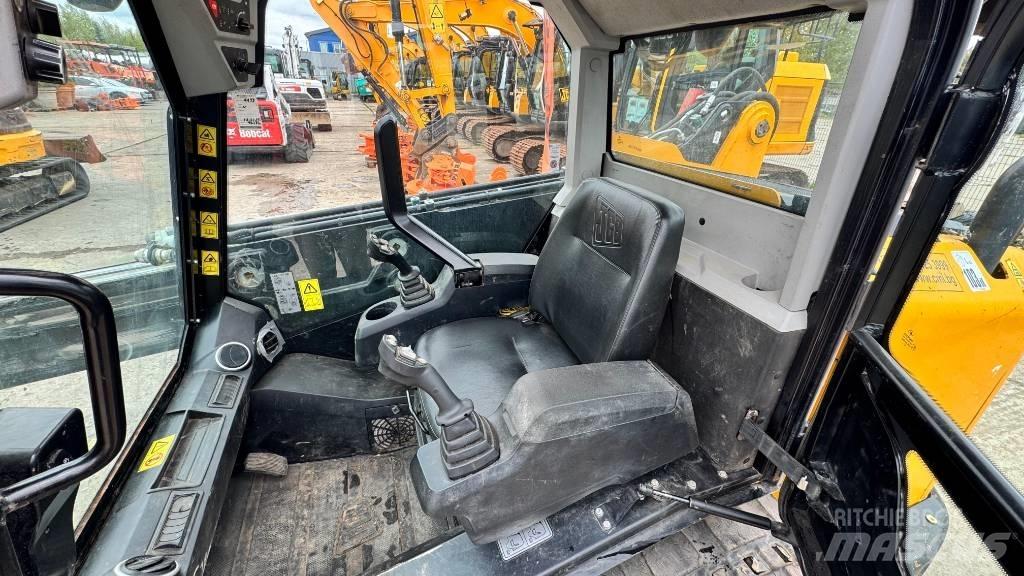 JCB 3 TS-8T Skid steer mini nakladalci
