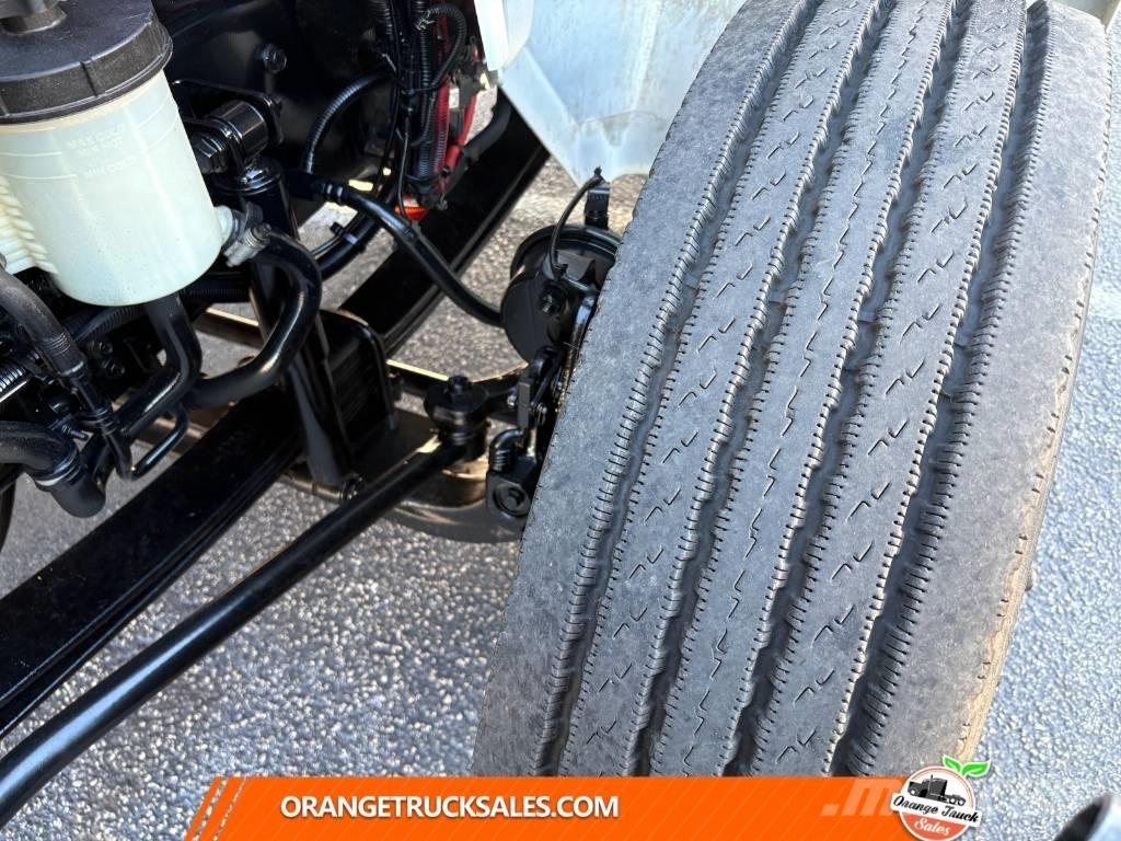 International MV607 Tovornjaki zabojniki