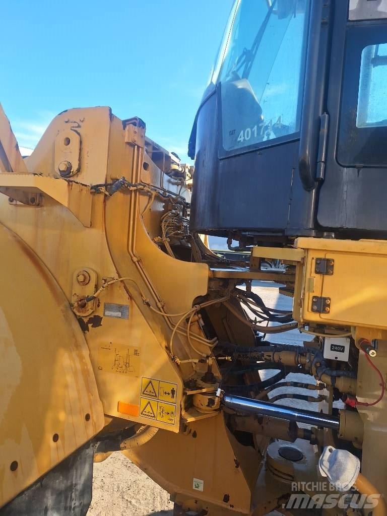 CAT 966 MXE Kolesni nakladalci