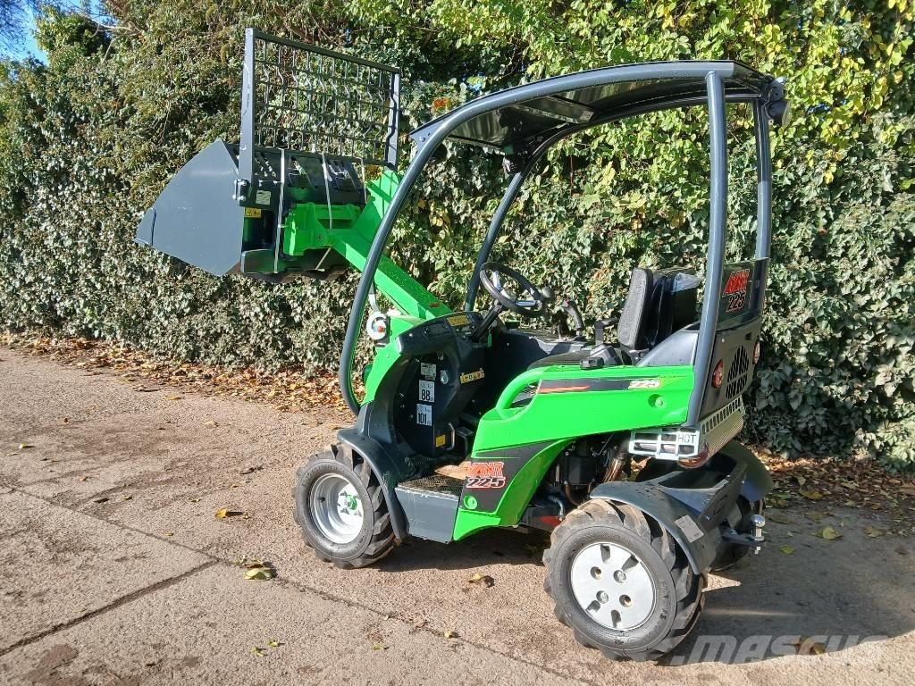 Avant 225 Večnamenski nakladalci