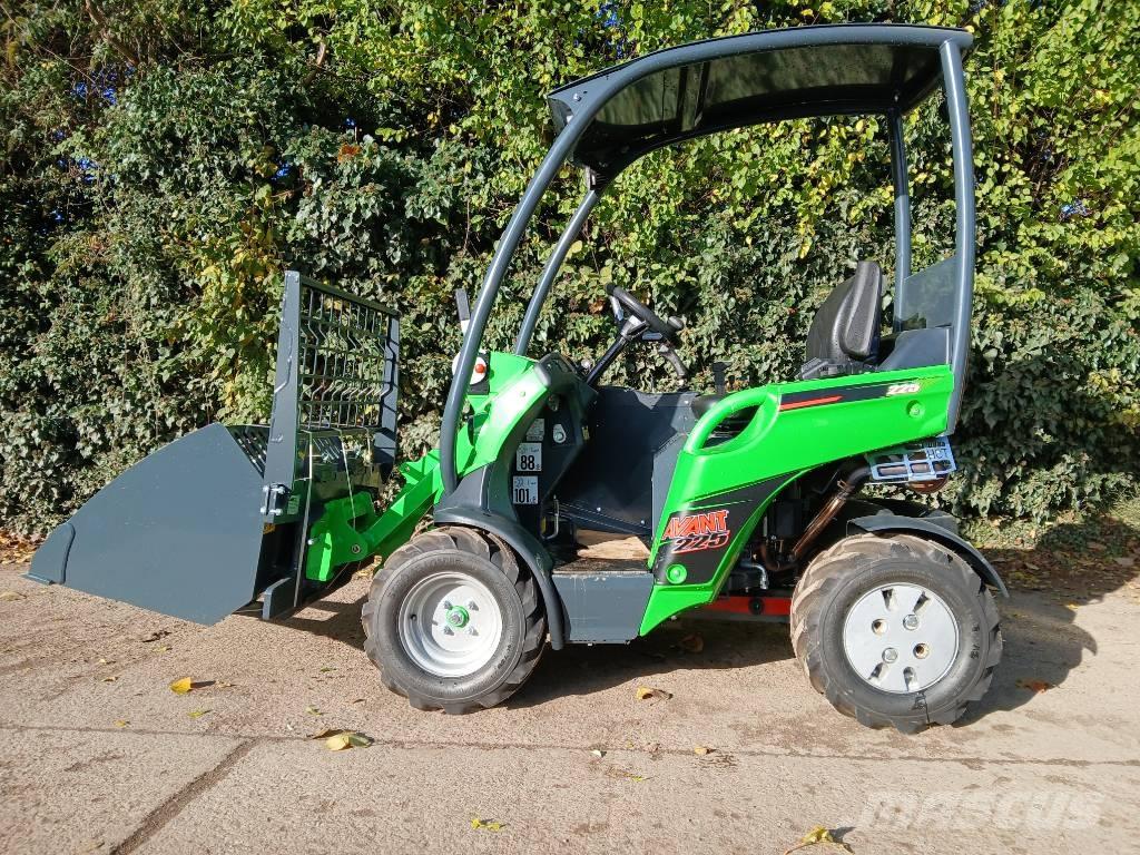 Avant 225 Večnamenski nakladalci