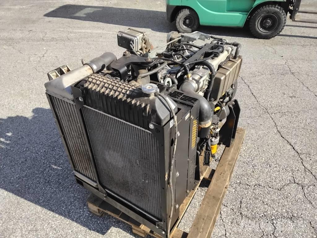 JCB 444TA4i-81 Motorji
