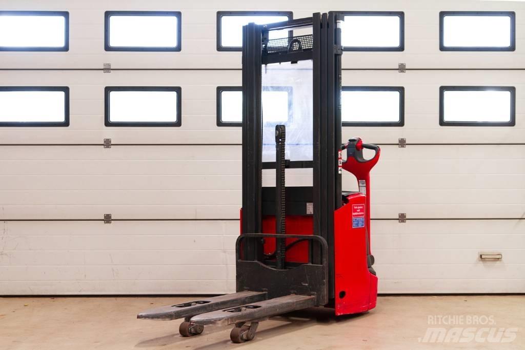 Linde L 12 Ročni električni viličar