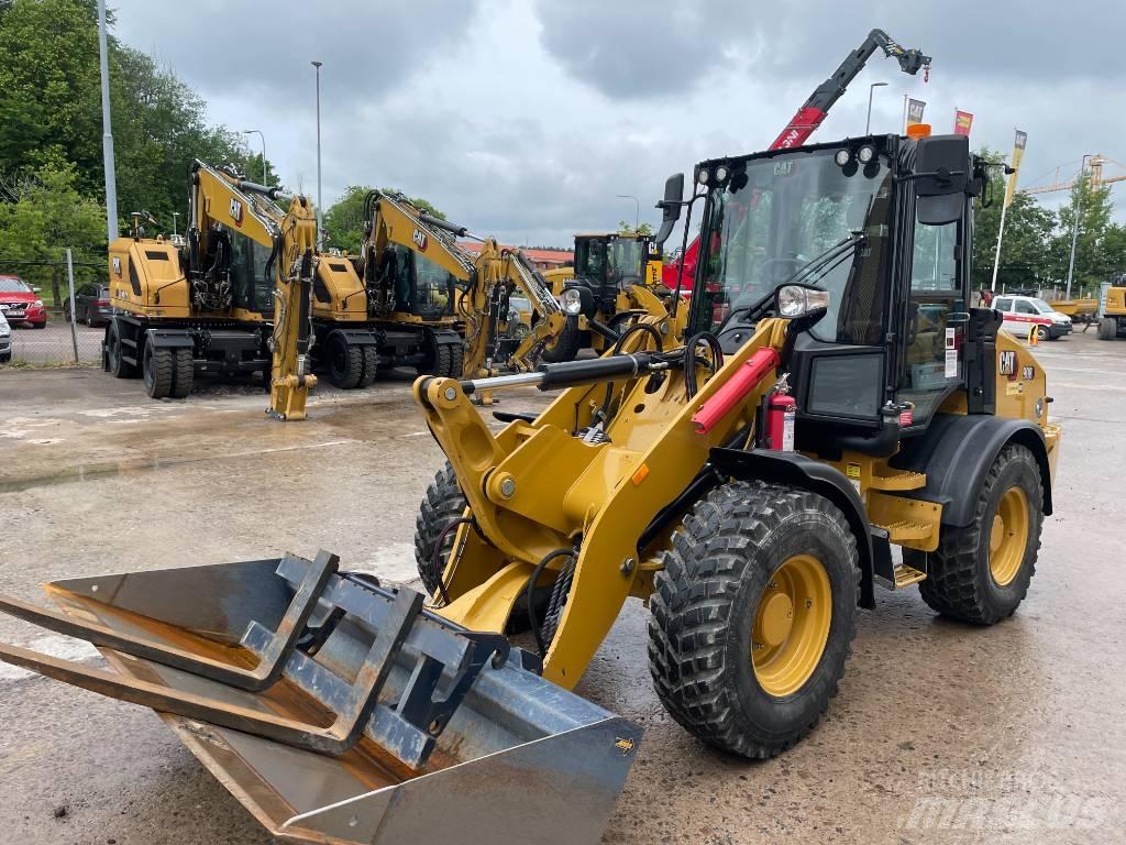 CAT 908 M Kolesni nakladalci