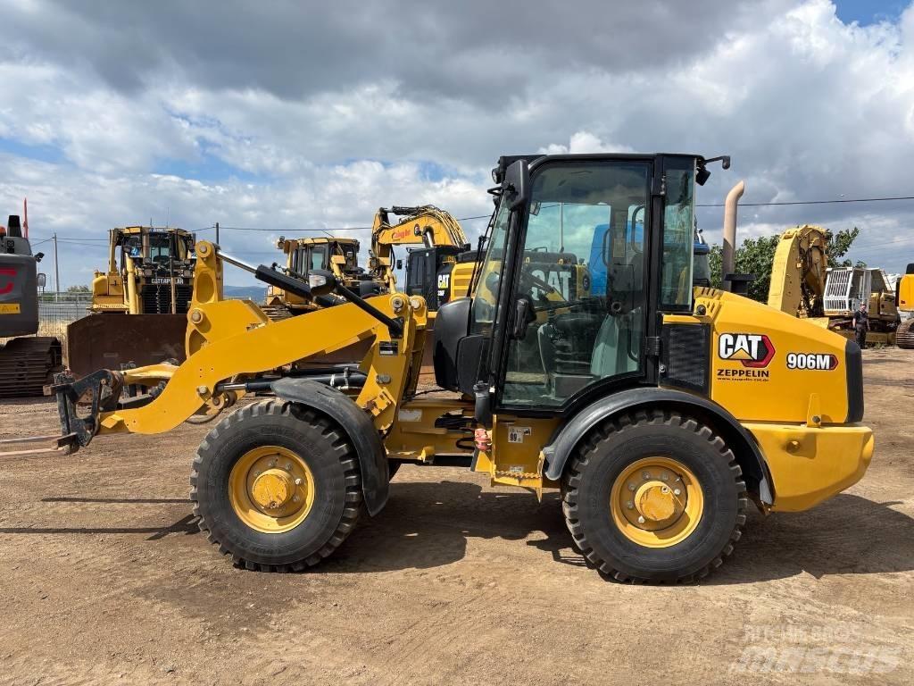 CAT 906 M Kolesni nakladalci