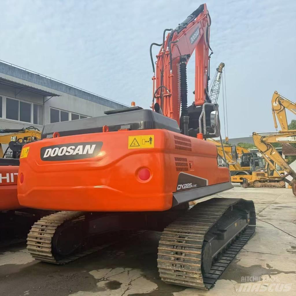 Doosan DX225LC-9C Midi bagri 7t – 12t