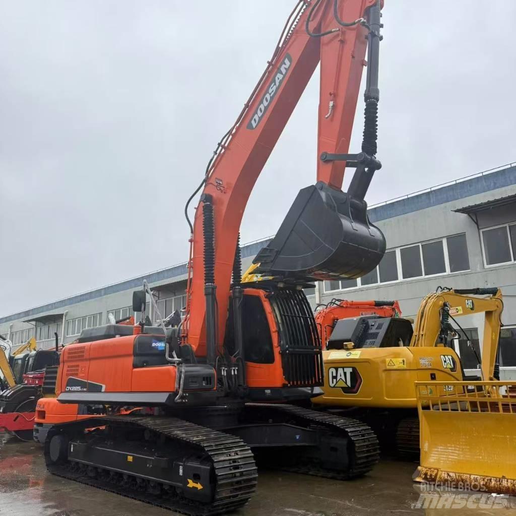 Doosan DX225LC-9C Midi bagri 7t – 12t