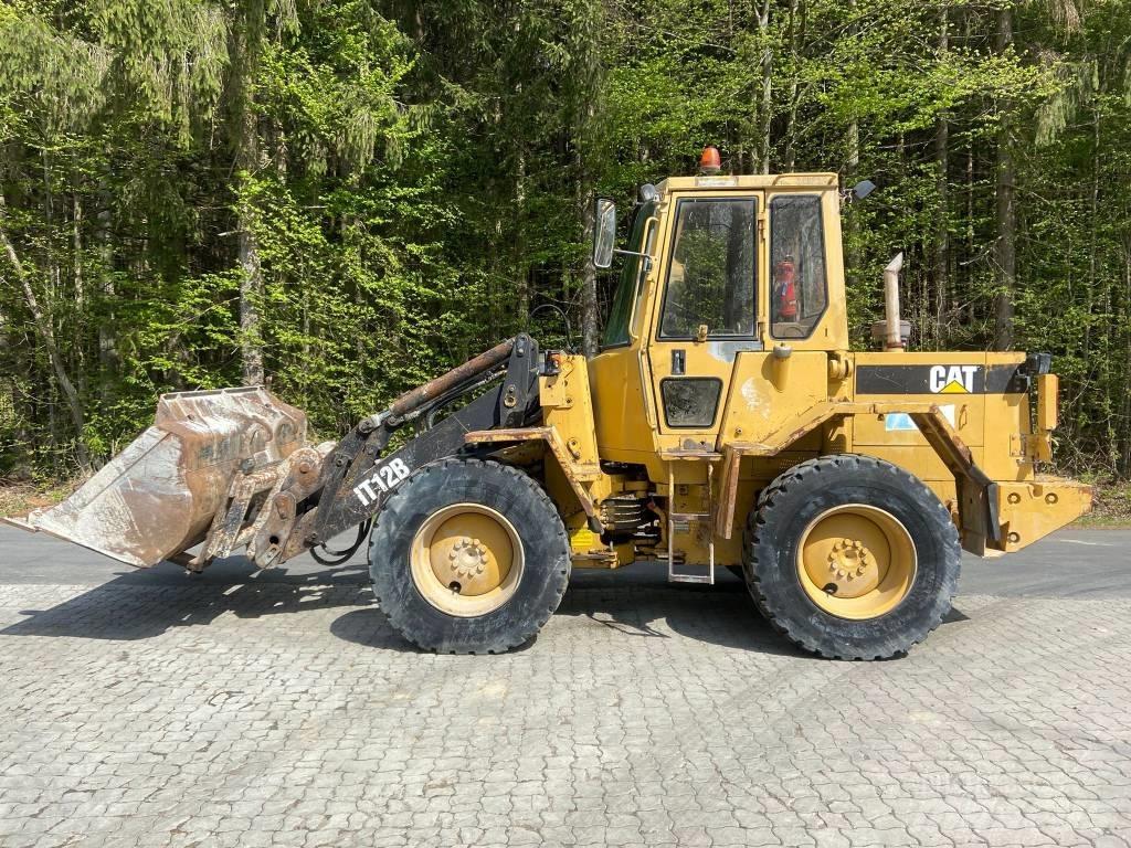 CAT IT 12 B Kolesni nakladalci