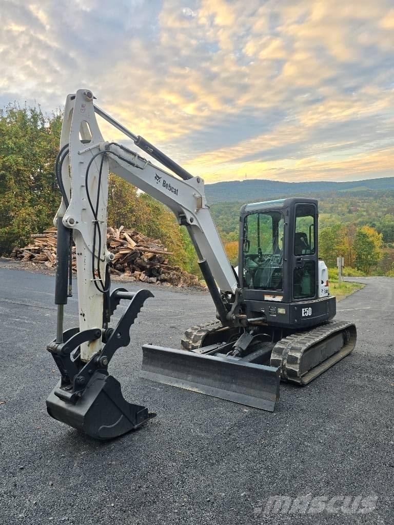 Bobcat E50 Mini bagri <7t
