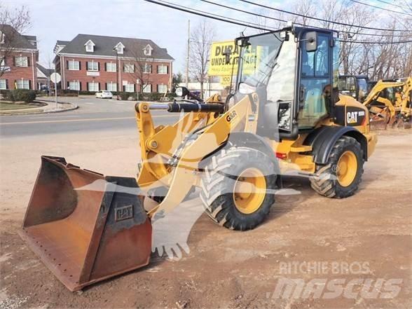CAT 908H2 Kolesni nakladalci