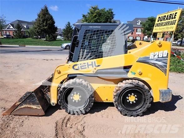 Gehl R260 Skid steer mini nakladalci