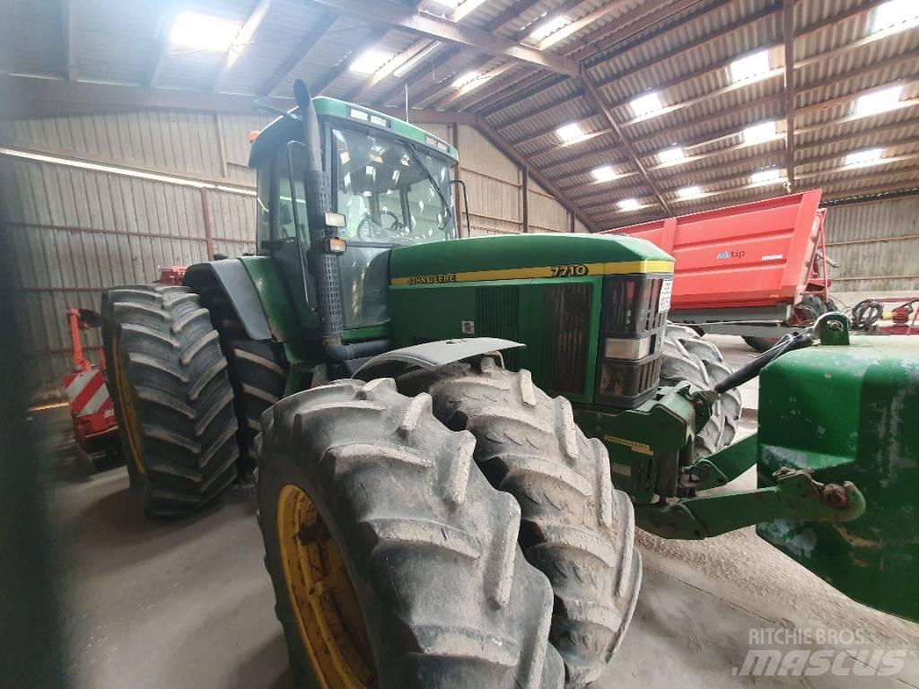 John Deere 7710 Traktorji