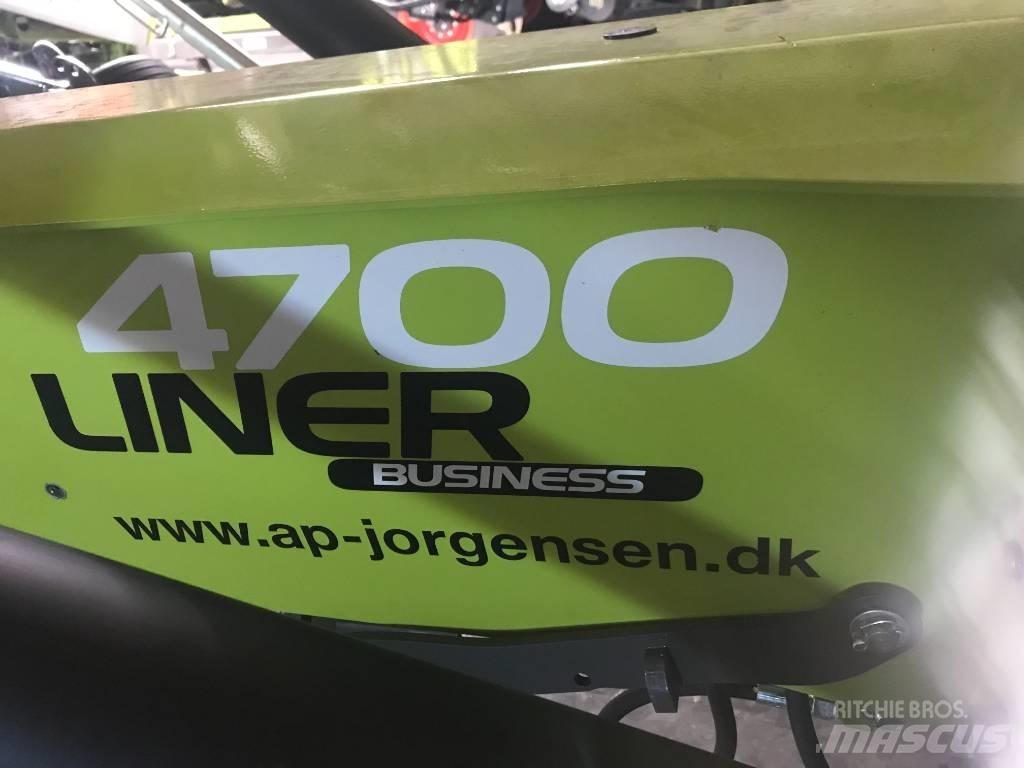 CLAAS Liner 4700 Obračalniki in zgrabljalniki