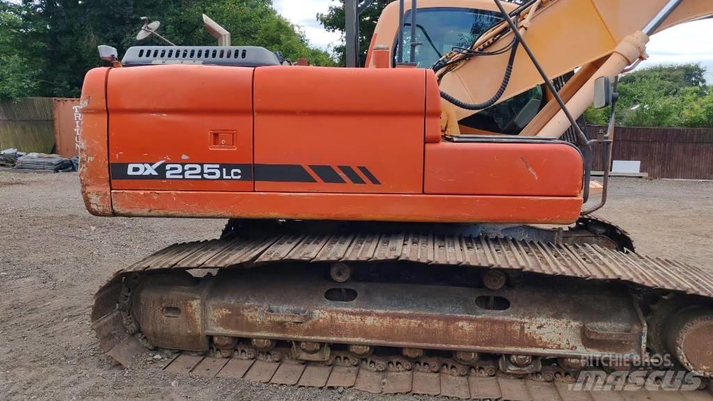 Doosan DX 225 LC Bagri goseničarji