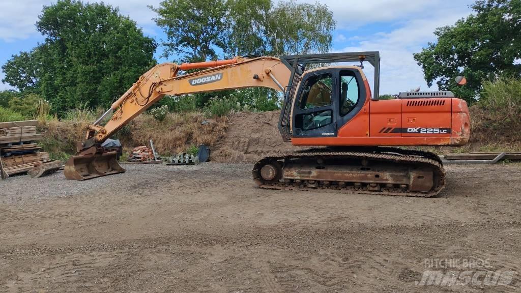 Doosan DX 225 LC Bagri goseničarji
