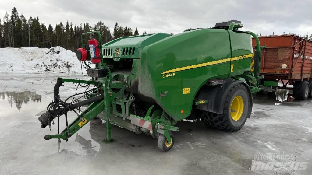 John Deere C 441 R Balirke (okrogle bale)