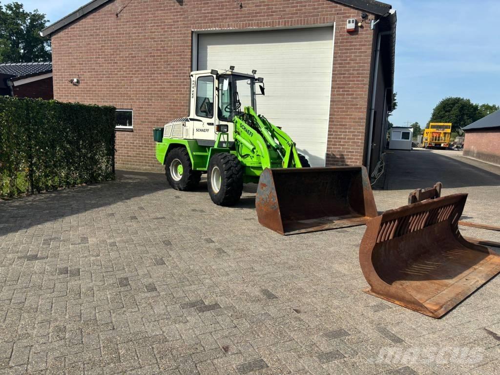 Schaeff SKS 633 Kolesni nakladalci