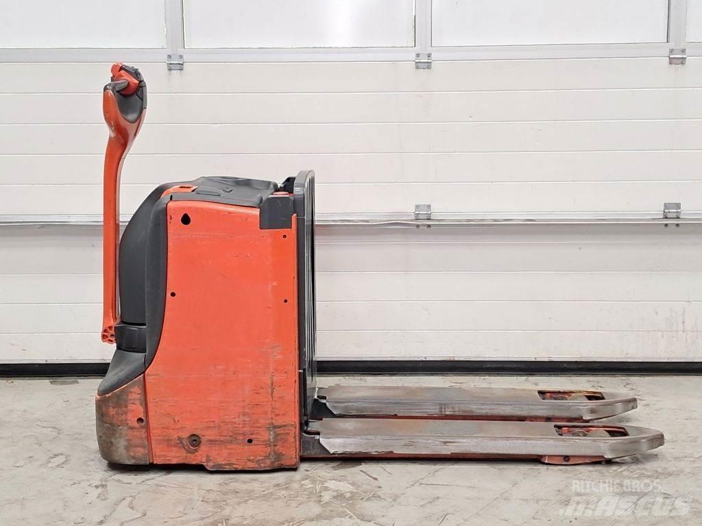 Linde T16L Električni nizko dvižni viličar