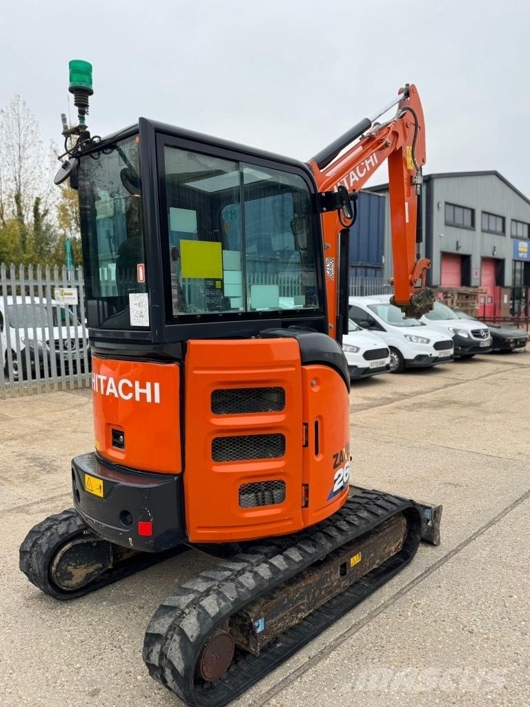 Hitachi zx26 Mini bagri <7t