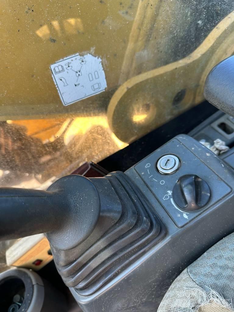 CAT 325DL Bagri goseničarji