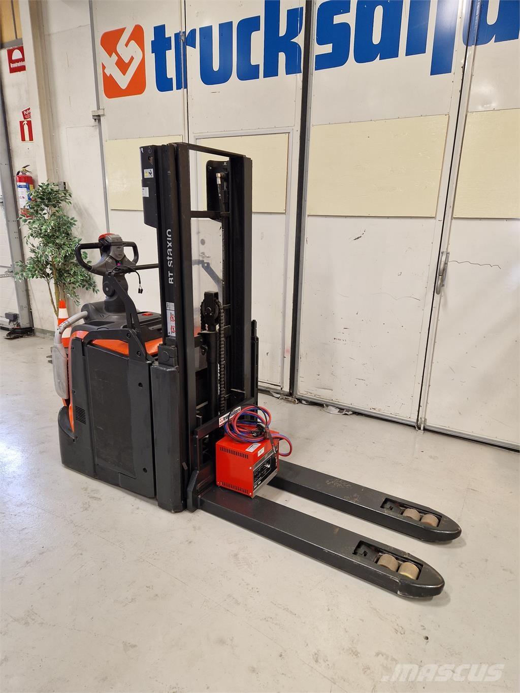 Toyota SPE200D Samopogonski ročni viličarji