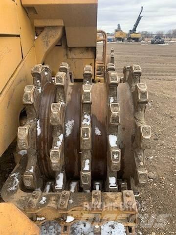 CAT 815 B Kompaktorji tal